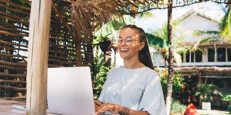 How I Built a Passive Income Stream While Traveling