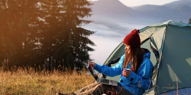 How to Balance Work and Adventure on the Road