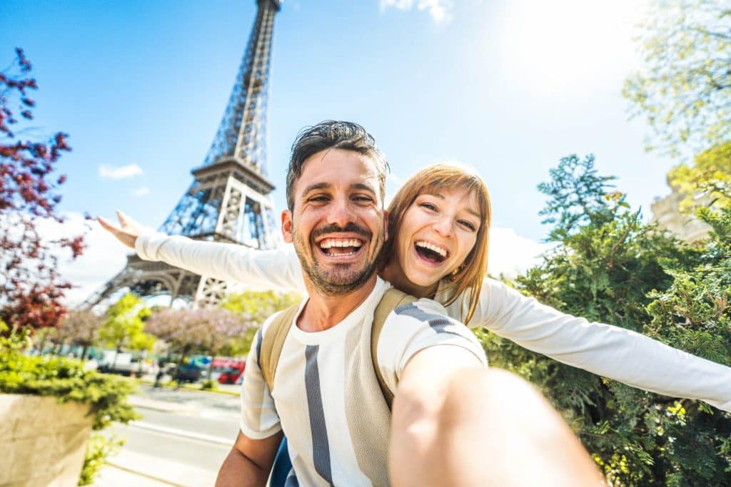 Seeing the Eiffel Tower in Europe under €50 a day