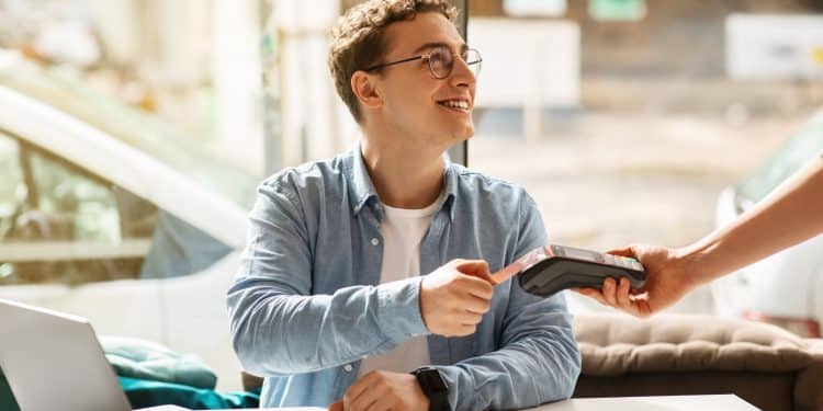 Revolut vs Wise for travelers