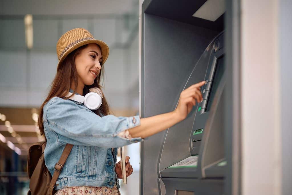 Revolut vs Wise for travelers