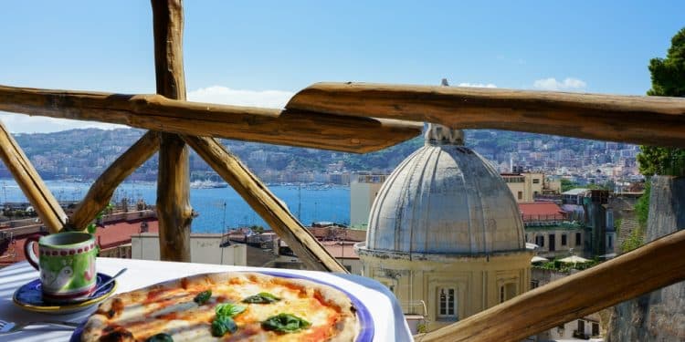 How I Ate My Way Through Naples on €20 a Day