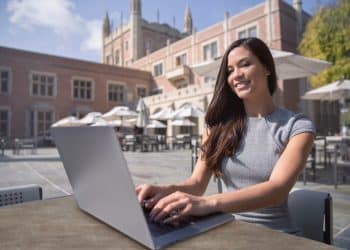 How to Work With Clients 8 Hours Behind You