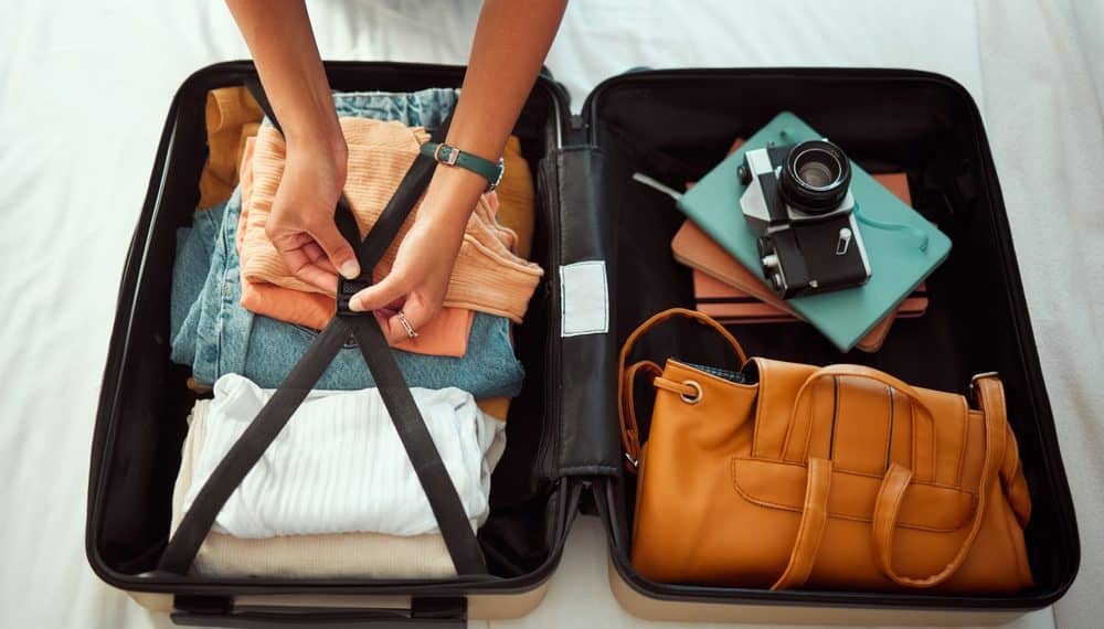 The 3-Color Packing Rule That Makes Outfits Effortless