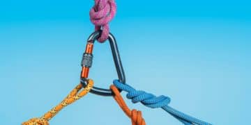 The Carabiner Trick Airlines Don’t Tell You About